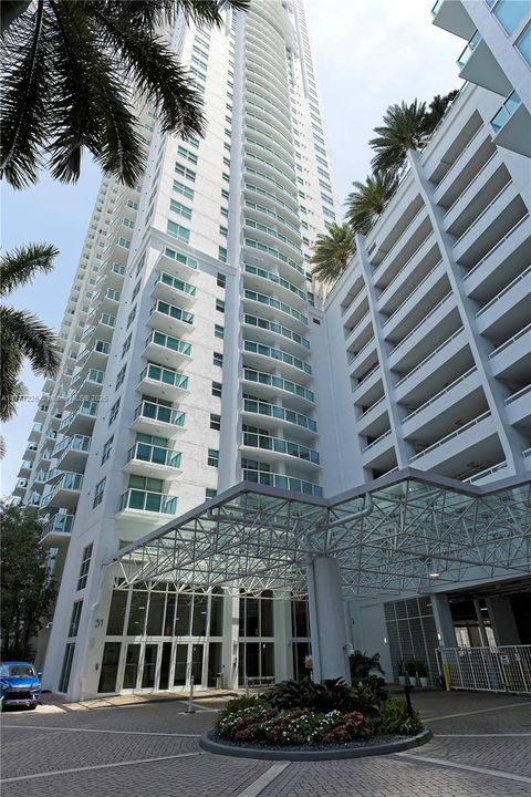 31 SE 5th St 1203 Miami FL 33131