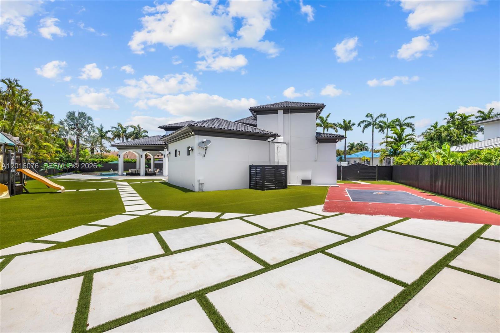 ARENAL SUB - Residential