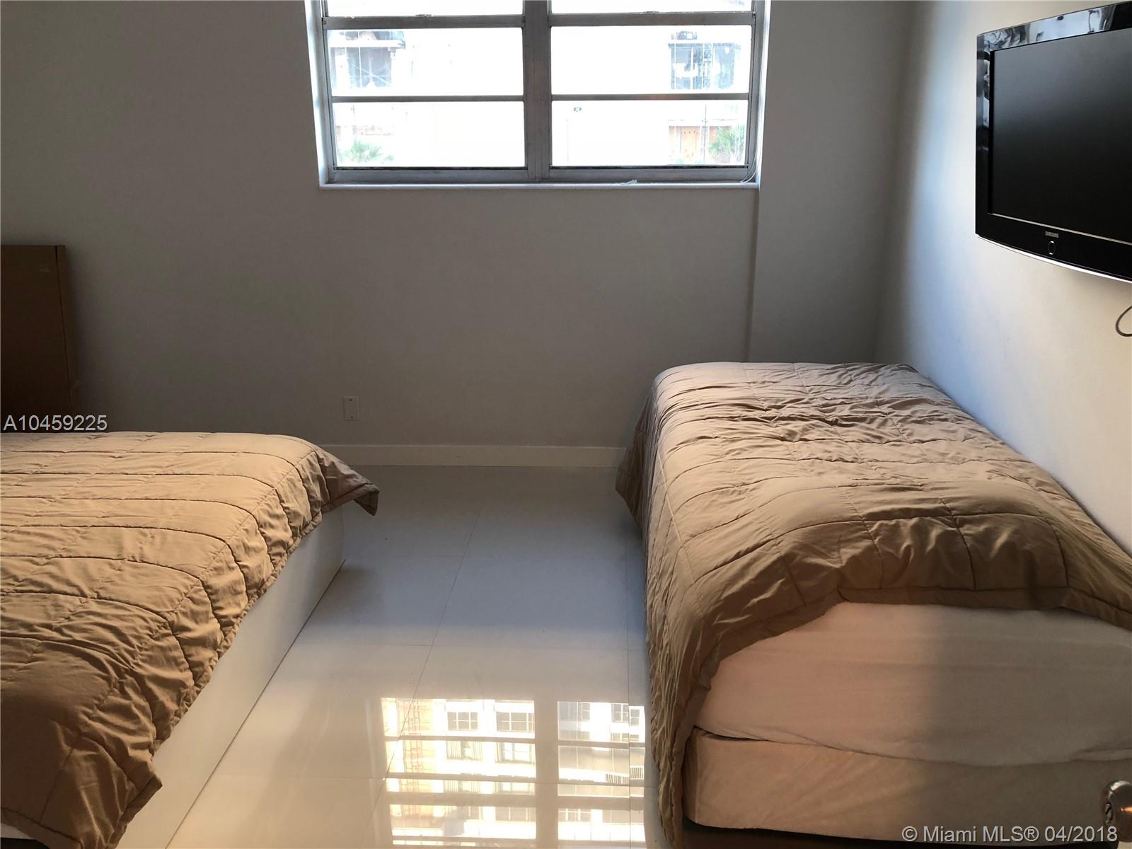 RESIDENCES ON HOLLYWOOD - Residential