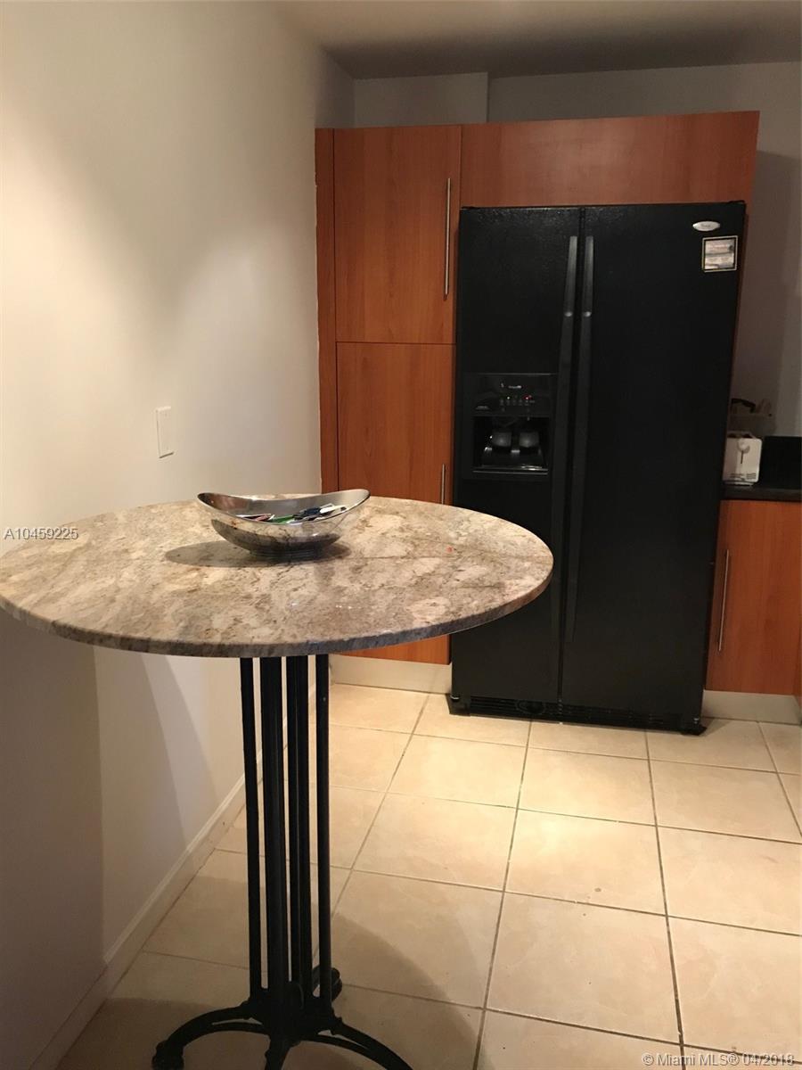 RESIDENCES ON HOLLYWOOD - Residential