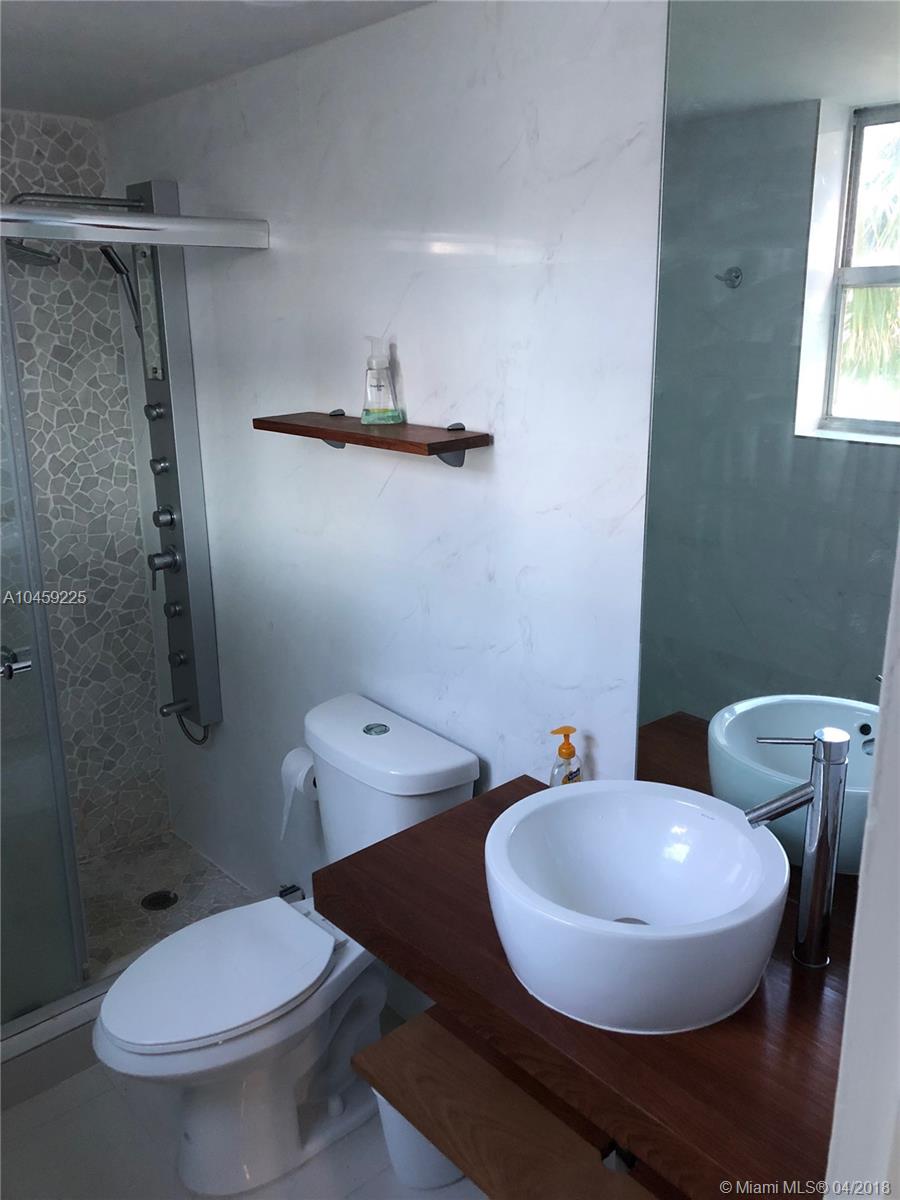 RESIDENCES ON HOLLYWOOD - Residential