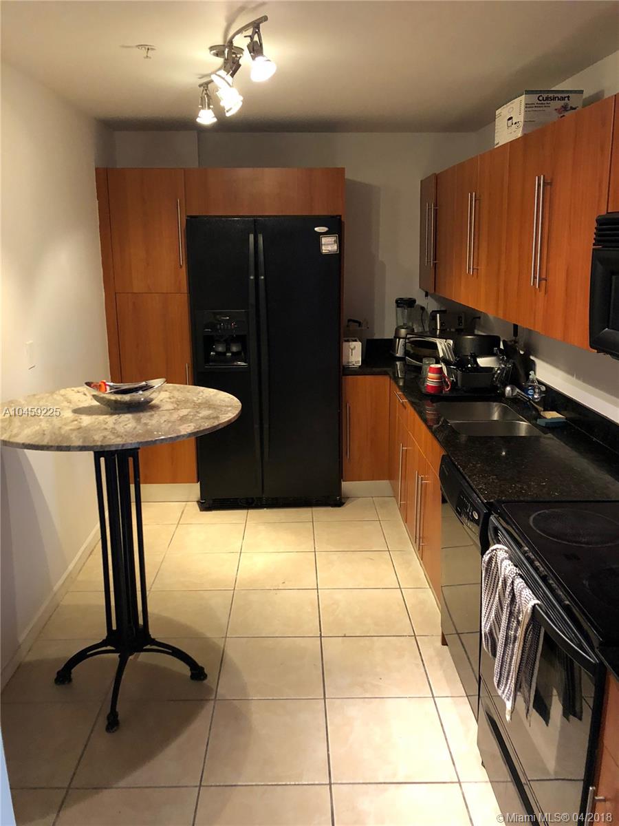 RESIDENCES ON HOLLYWOOD - Residential