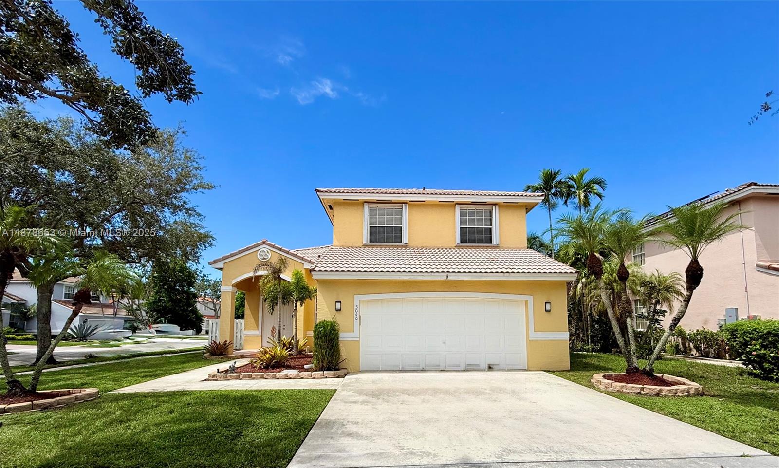 Fall in Love with This Beautiful Corner Pool Home! This 2 story home offers a spacious floor plan with 3 bedrooms and 2.5 bathrooms. The master suite features a walk-in closet and a master bathroom with dual sinks, a separate shower, and a soaking tub with elegant tile flooring. The renovated kitchen with updated cabinets, granite countertops, a breakfast area, and SS appliances. New central A/C unit, Fresh interior paint, 2-car garage with automatic opener, Hurricane shutters, Cable/Internet/Pool care/Lawn care included. Private fenced backyard with pool.
Located in the gated community of Huntington, Claremont subdivision, this home is close to A+ rated schools, city and community parks, restaurants, supermarkets, banks, hospitals, shopping centers, I-75, and the Florida Turnpike.