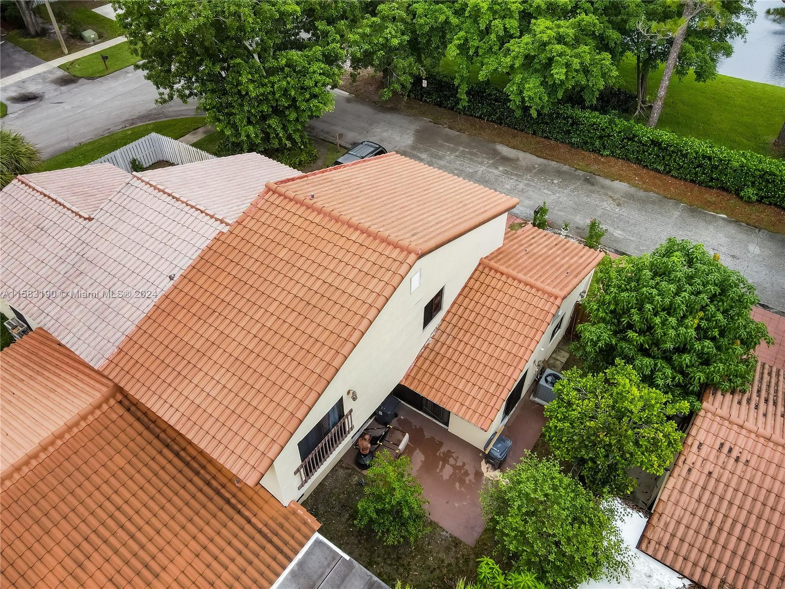 LANTANA PINES 1 SPORTSMEN - Residential