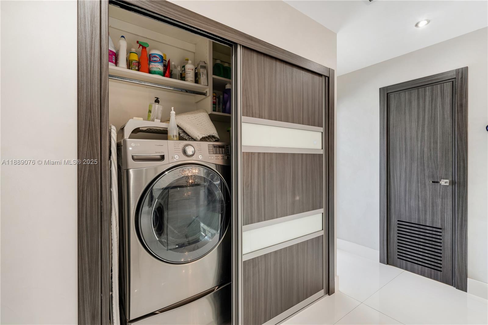 JACARANDAS AT SUNSET - Residential