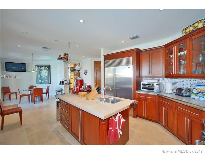 GOLDEN BEACH SEC E - Residential