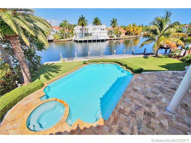 GOLDEN BEACH SEC E - Residential