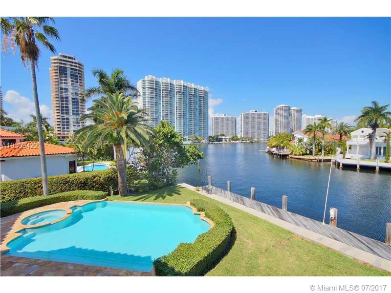 GOLDEN BEACH SEC E - Residential