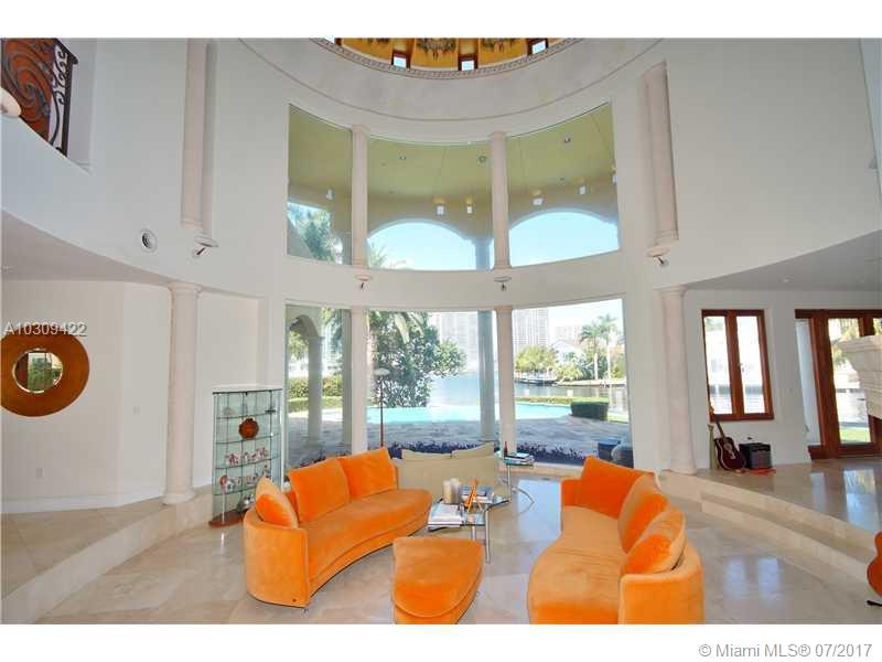 GOLDEN BEACH SEC E - Residential