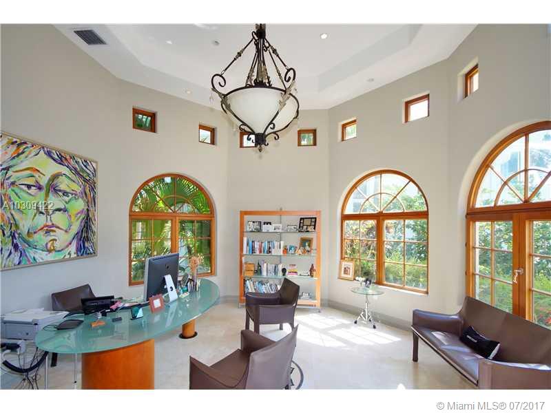 GOLDEN BEACH SEC E - Residential