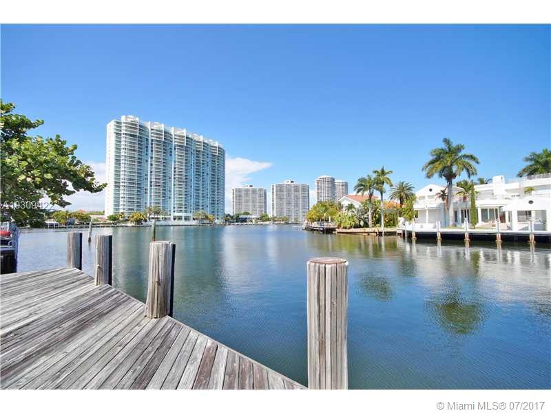 GOLDEN BEACH SEC E - Residential