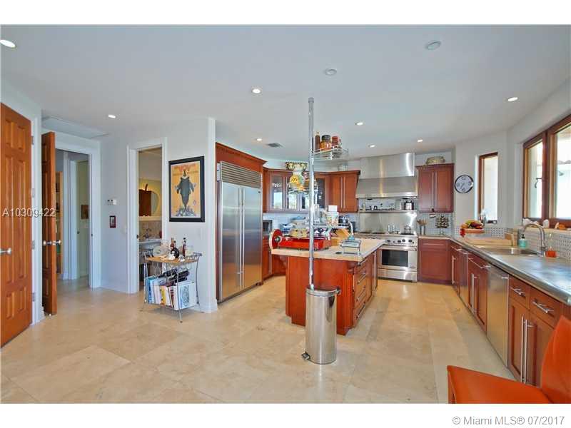 GOLDEN BEACH SEC E - Residential