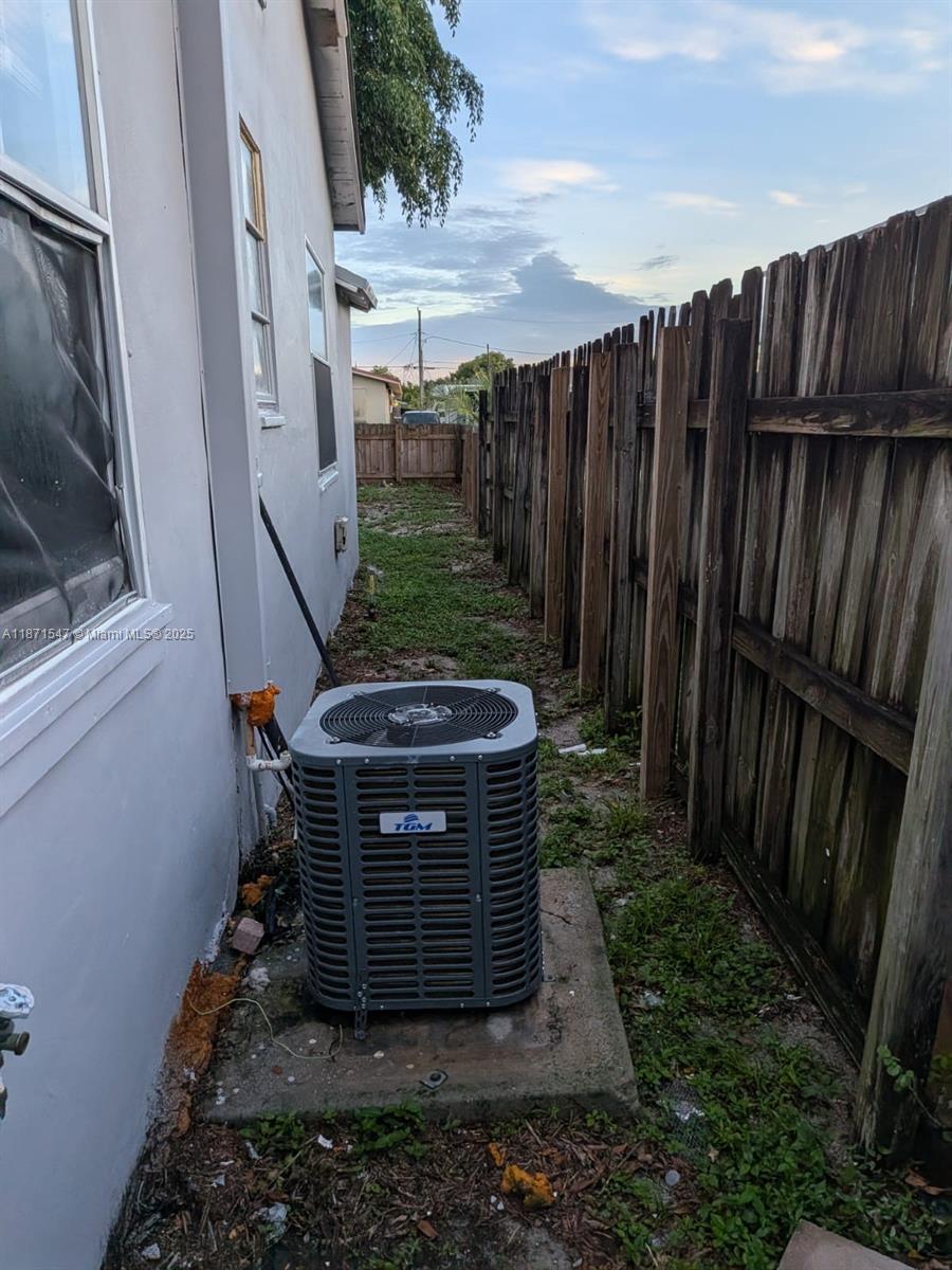 HOLLYWOOD PARK - Residential Income