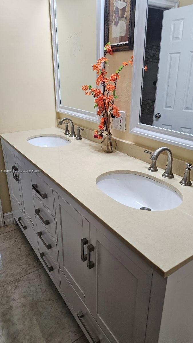 Beautiful Studio attached to single family home, with it's own private entry. The owner is looking for one older person.