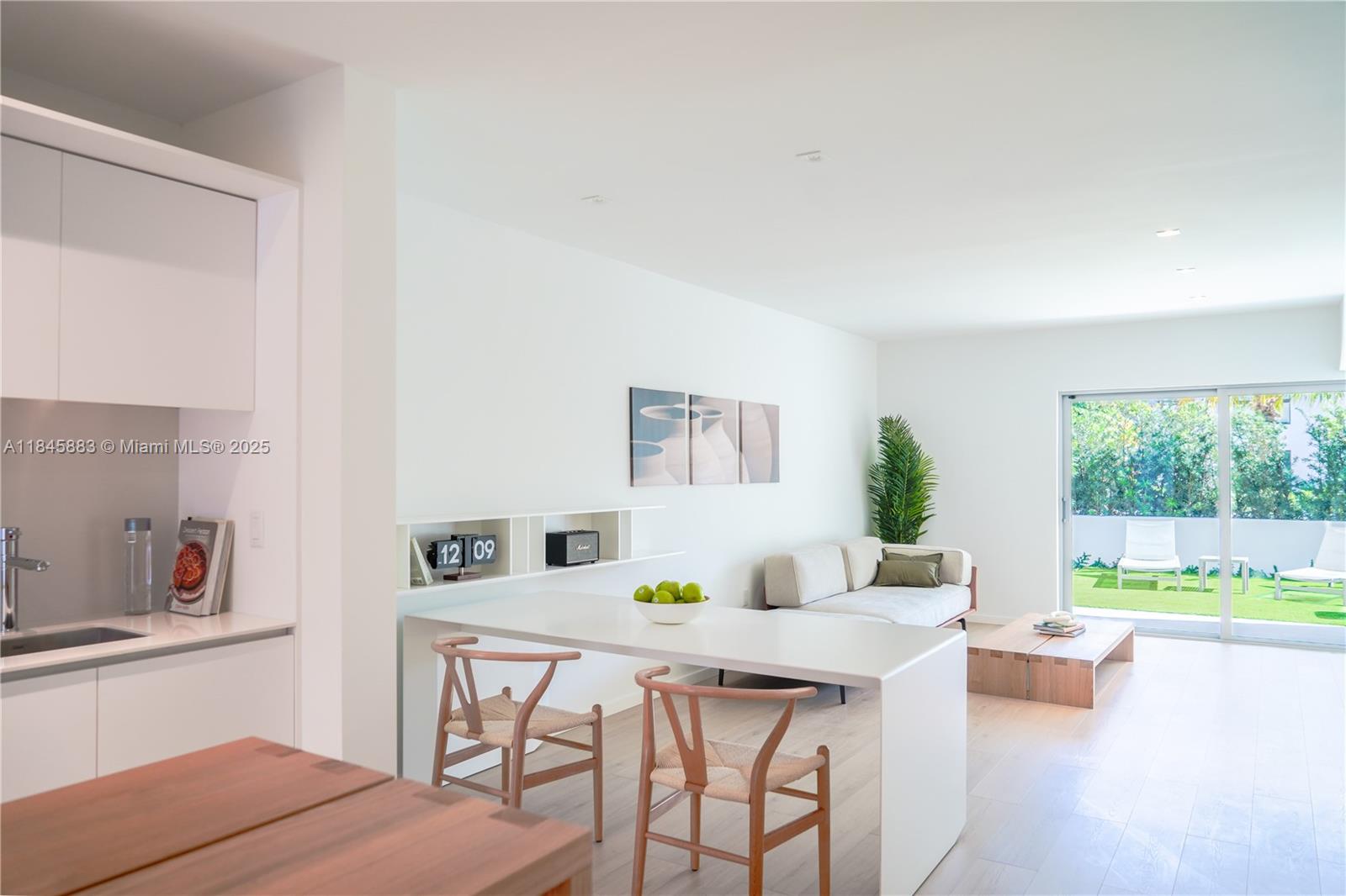 BAHAMA HOUSE CONDO - Residential Lease