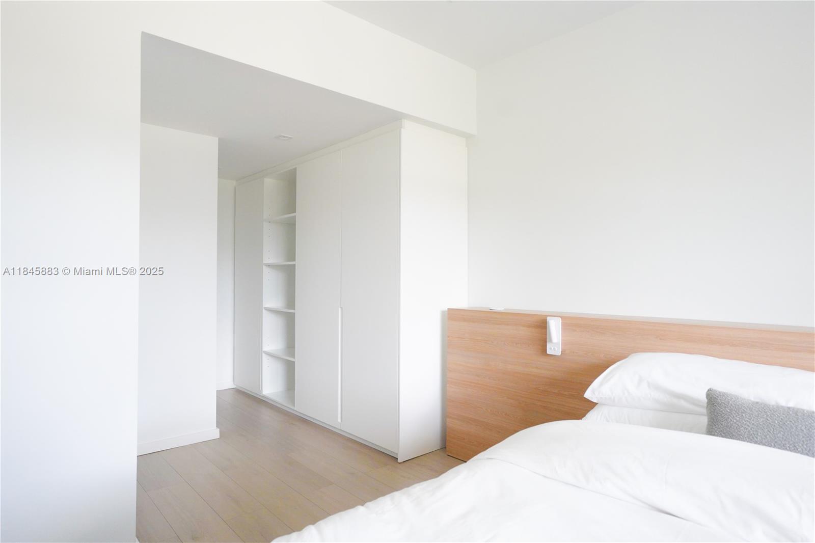 BAHAMA HOUSE CONDO - Residential Lease