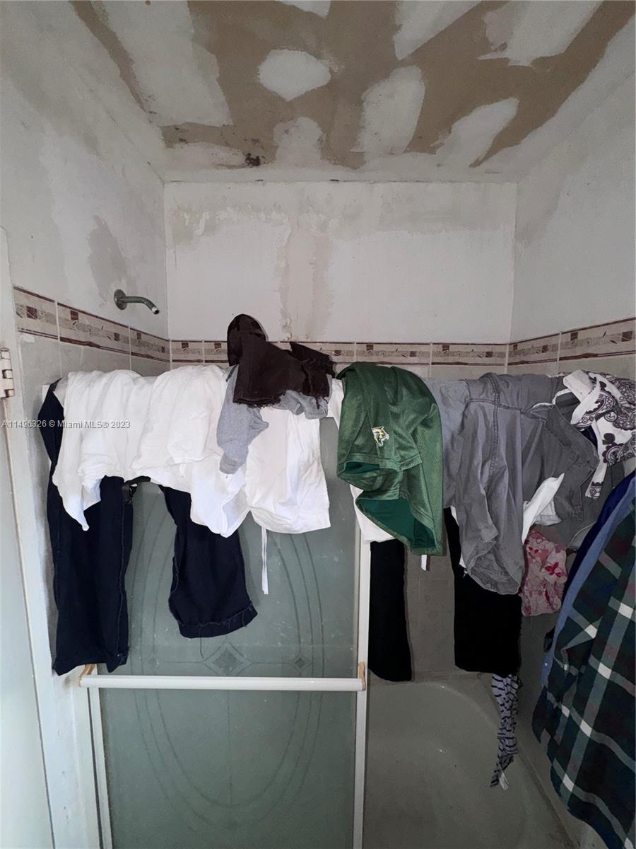 WEST MIAMI SHORES SEC D - Residential