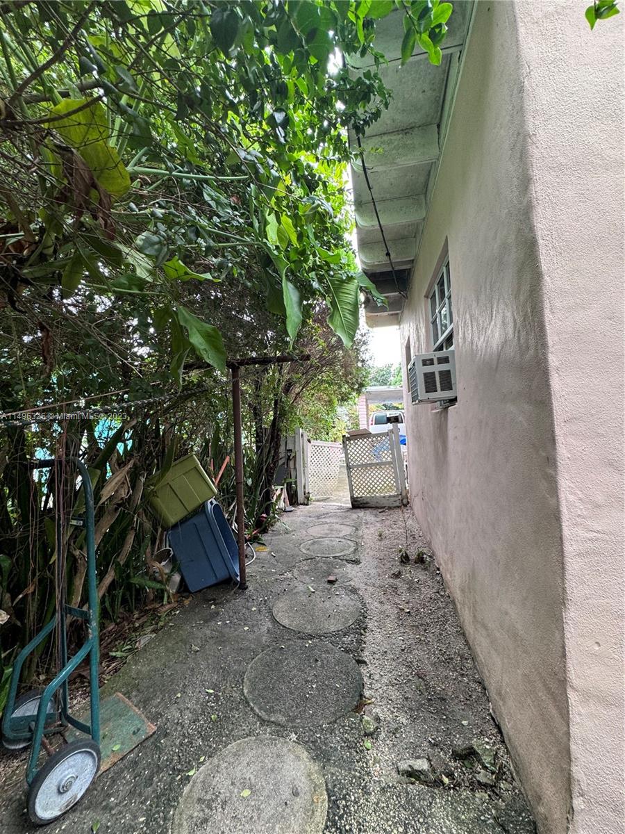 WEST MIAMI SHORES SEC D - Residential