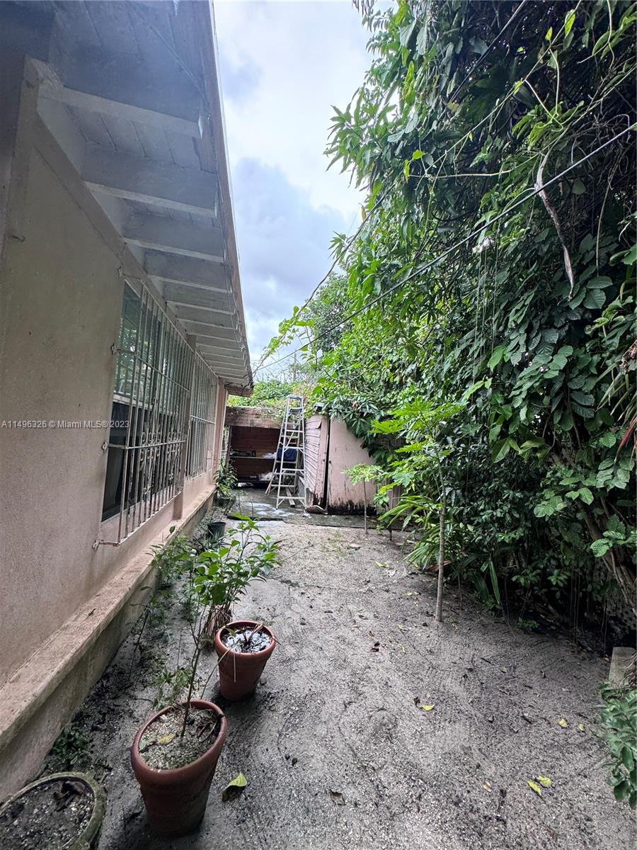 WEST MIAMI SHORES SEC D - Residential