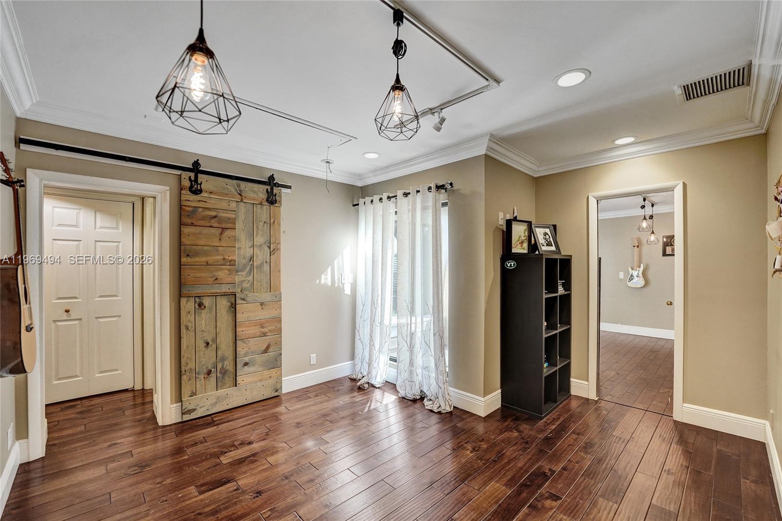 HOLLYWOOD HILLS NORTH SEC - Residential