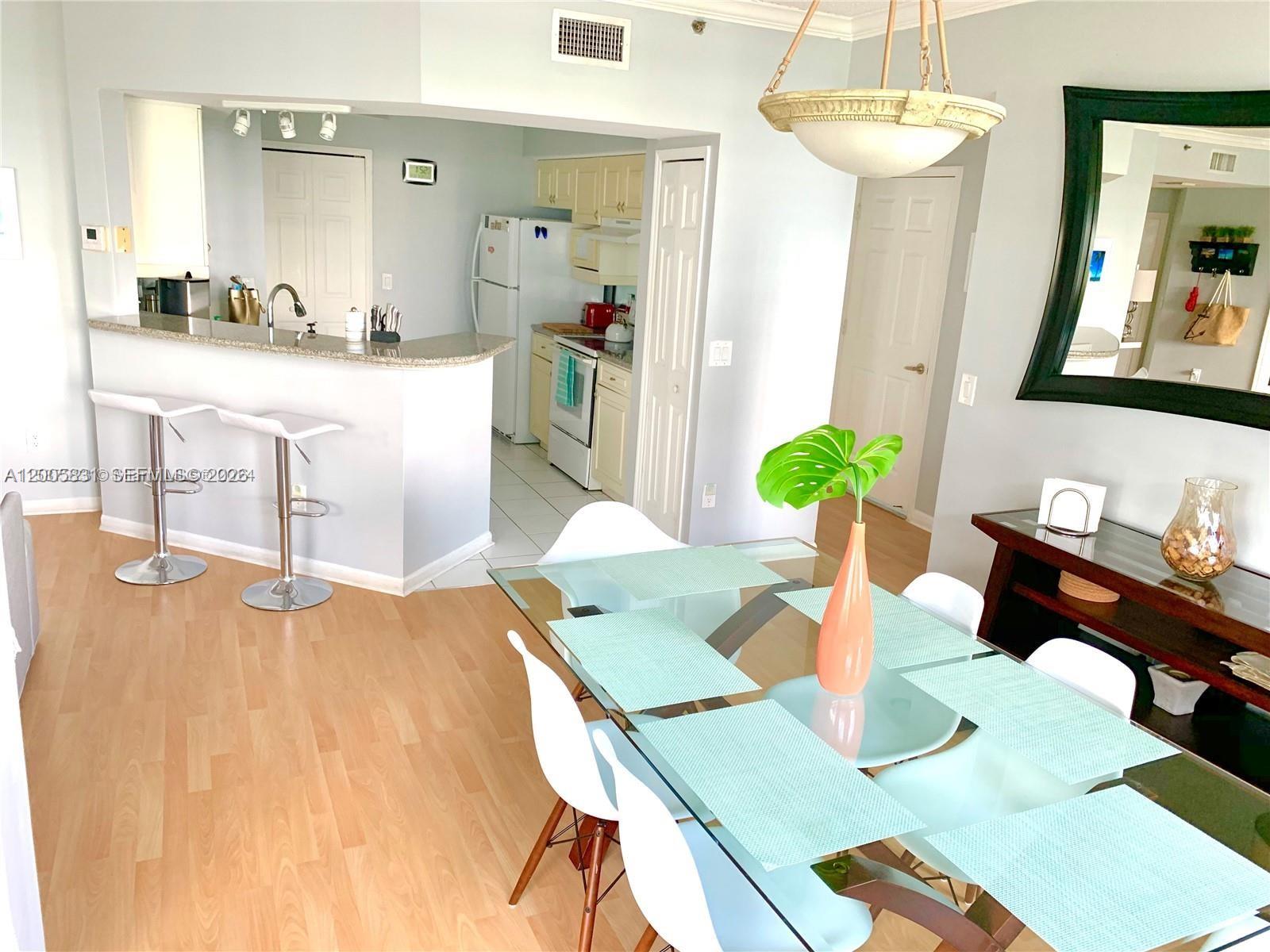 3245 NE 184th St 13403