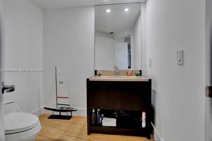 TRUMP ROYALE CONDO - Residential