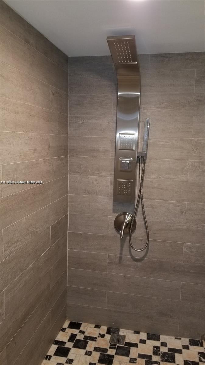 PLAZA TOWERS NORTH CONDO - Residential