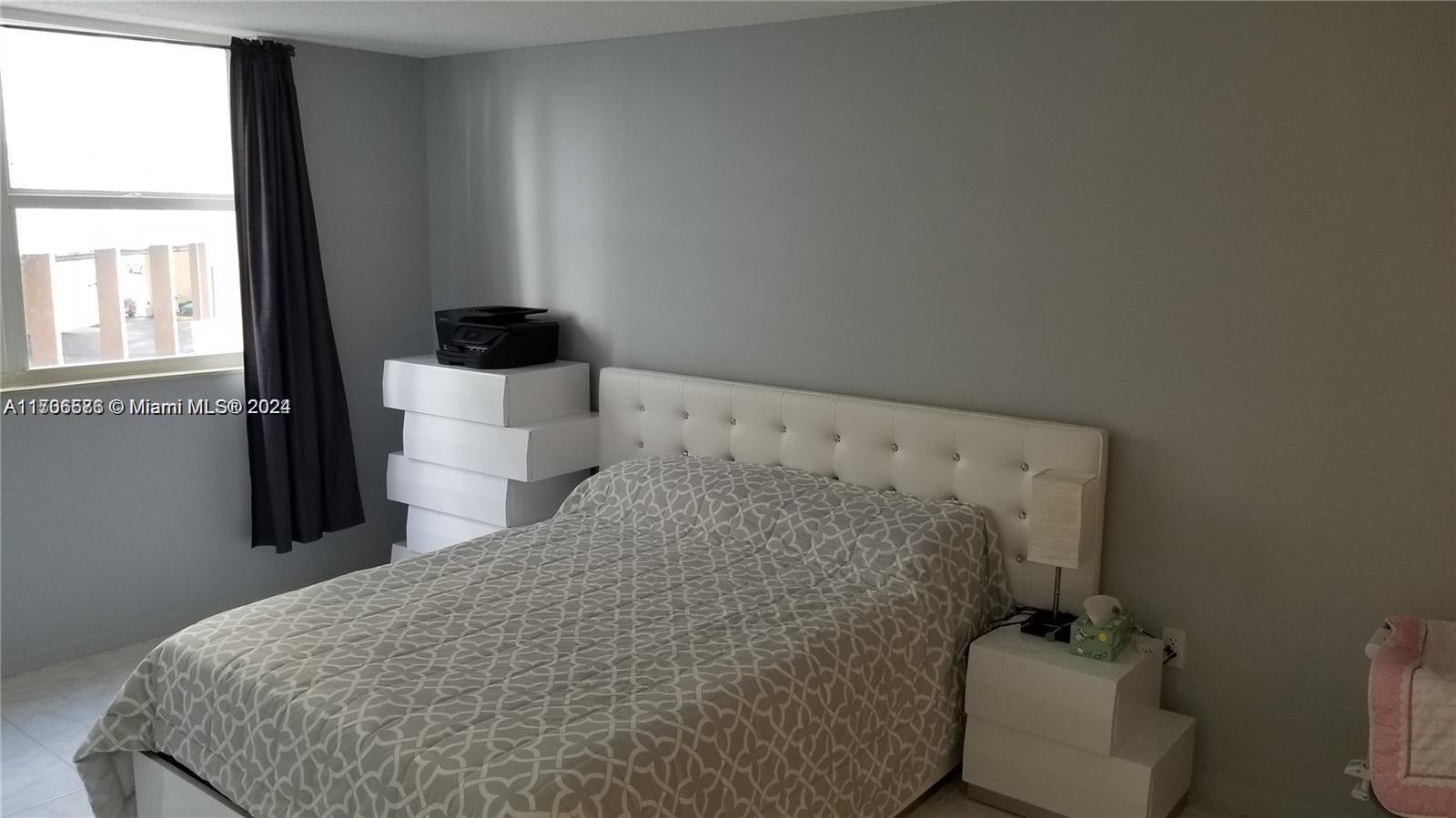 PLAZA TOWERS NORTH CONDO - Residential