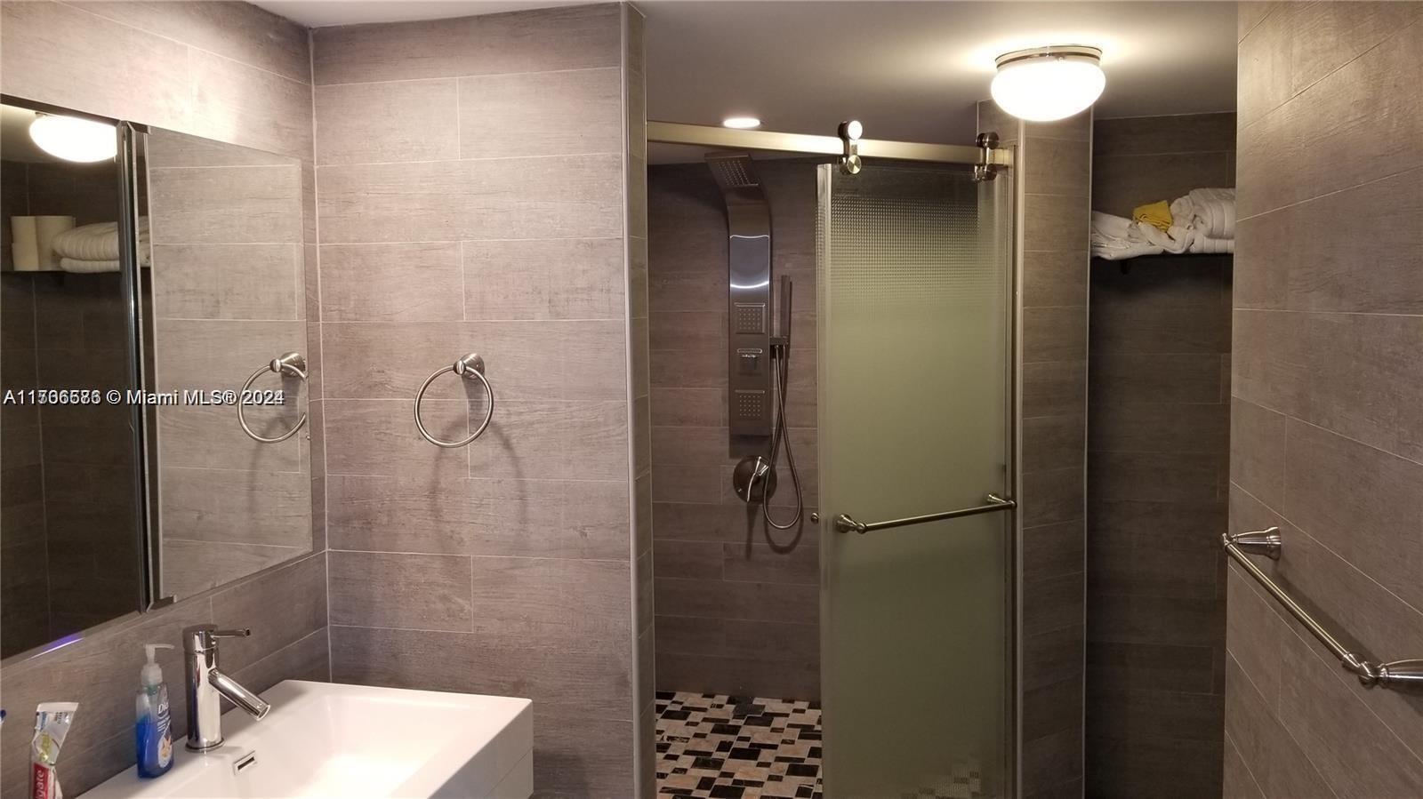 PLAZA TOWERS NORTH CONDO - Residential