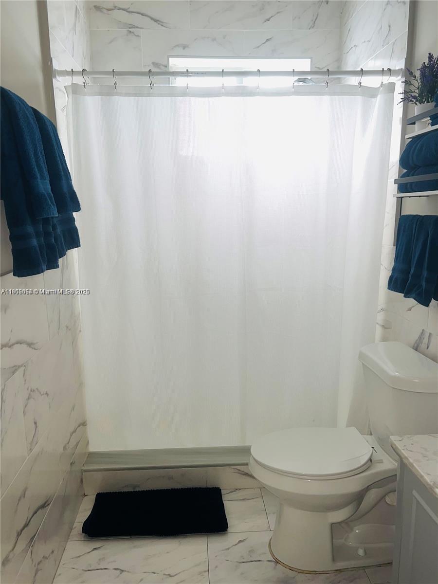 ¤MELROSE HEIGHTS - Residential Lease