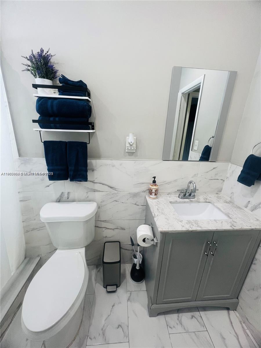 ¤MELROSE HEIGHTS - Residential Lease