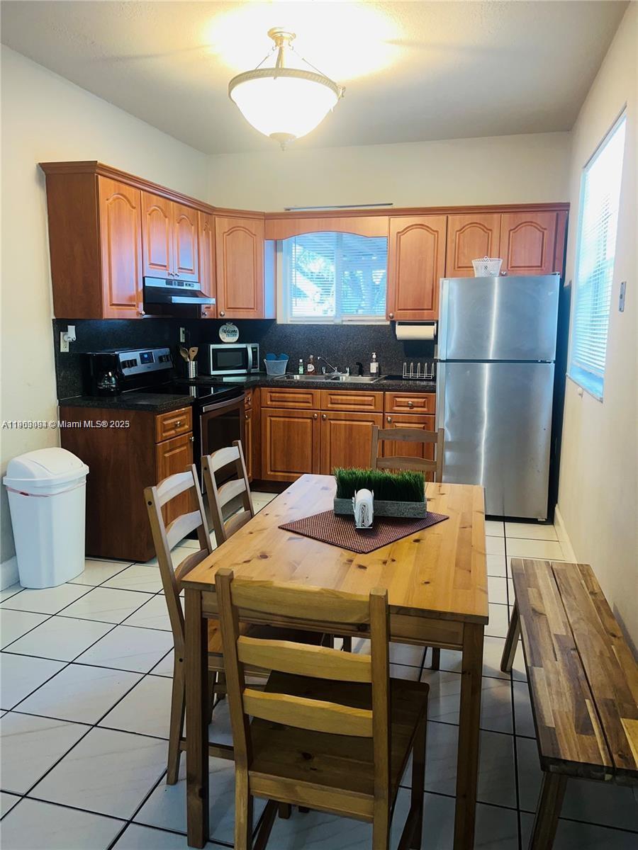 ¤MELROSE HEIGHTS - Residential Lease