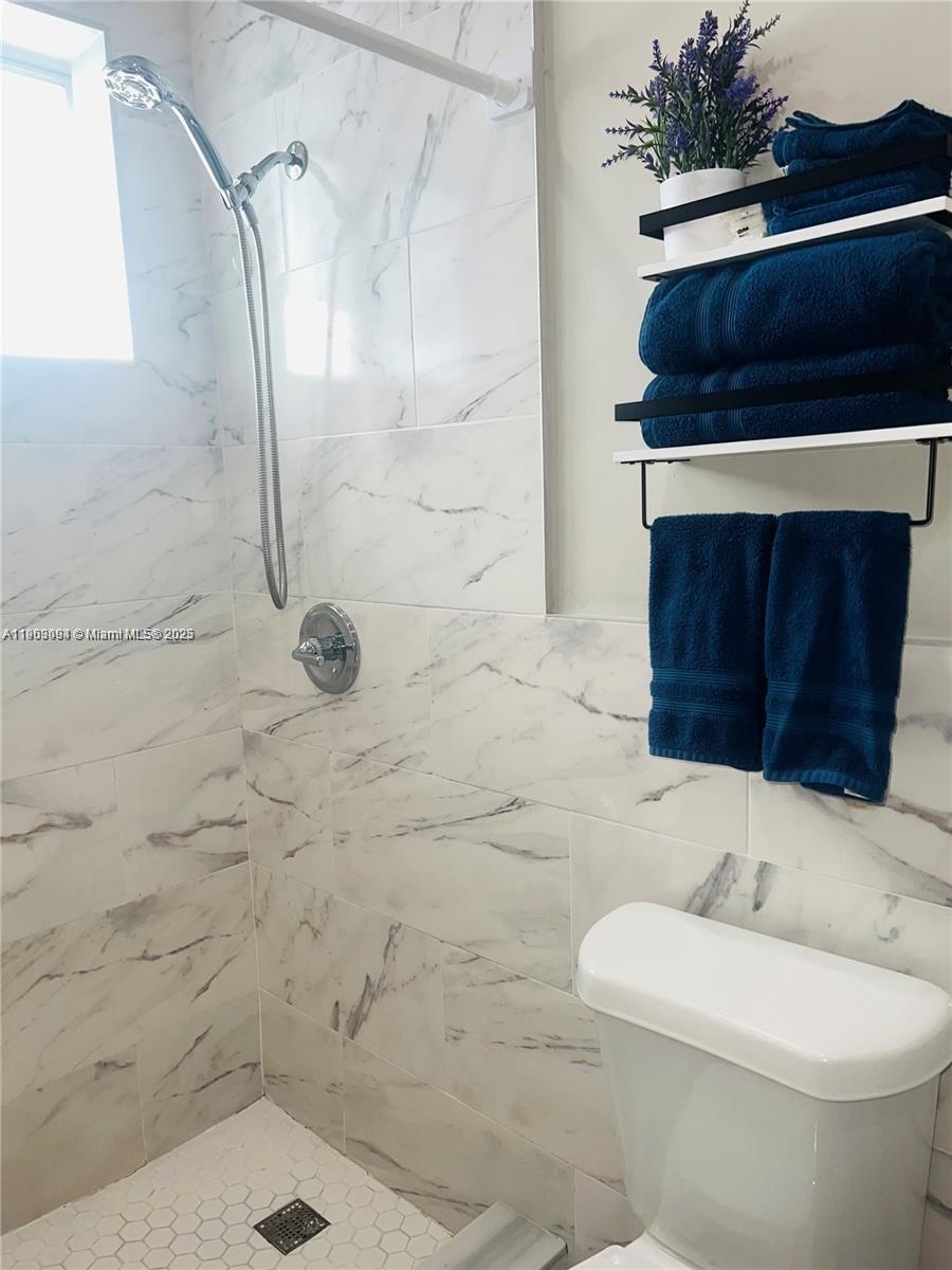 ¤MELROSE HEIGHTS - Residential Lease