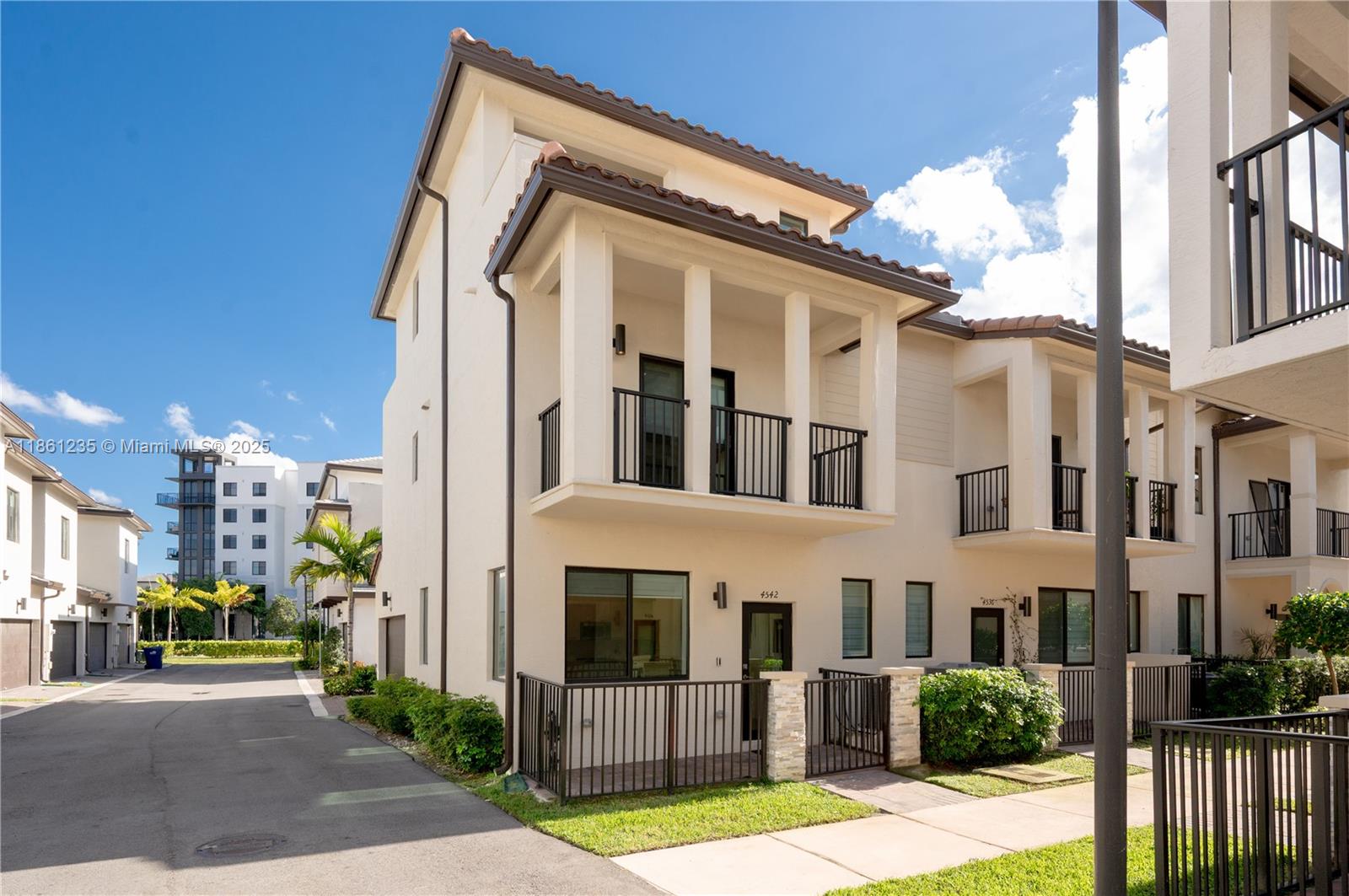 4542 NW 83rd Psge