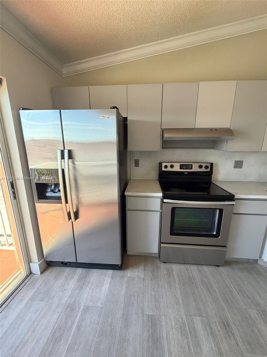 EL PRADO XIV CONDO - Residential Lease