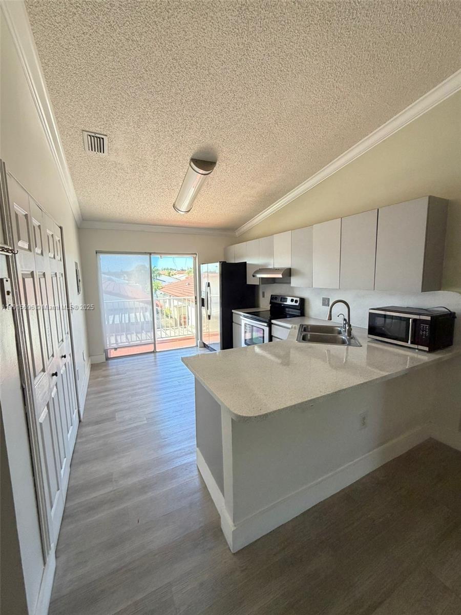 EL PRADO XIV CONDO - Residential Lease