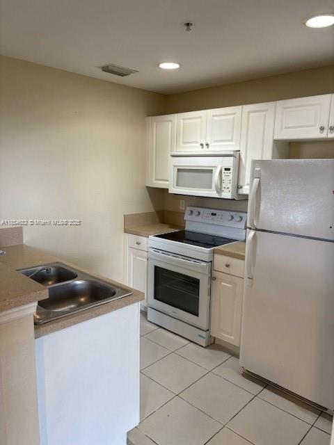 Spacious 2 beds, 2 baths in the community of Marsh Harbor. First floor unit. Freshly painted, new AC. Clean and ready to move in. Assoc takes 2-3 weeks for approval. A minimum credit score of 620 is required for all applicants. First month, last month, plus security deposit is required. 24-hour gated community, pool & spa, beautiful clubhouse, exercise room, 2 playgrounds, tennis Courts & more. Gated resort-style community. Ready for move-in. Water and basic cable are included.