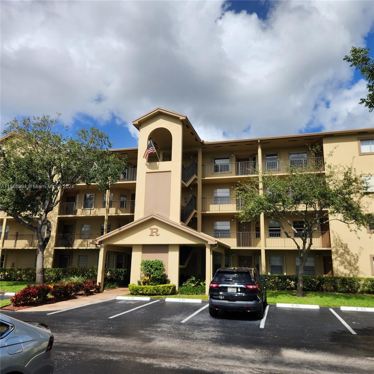 CAMBRIDGE AT CENTURY VILL - Residential