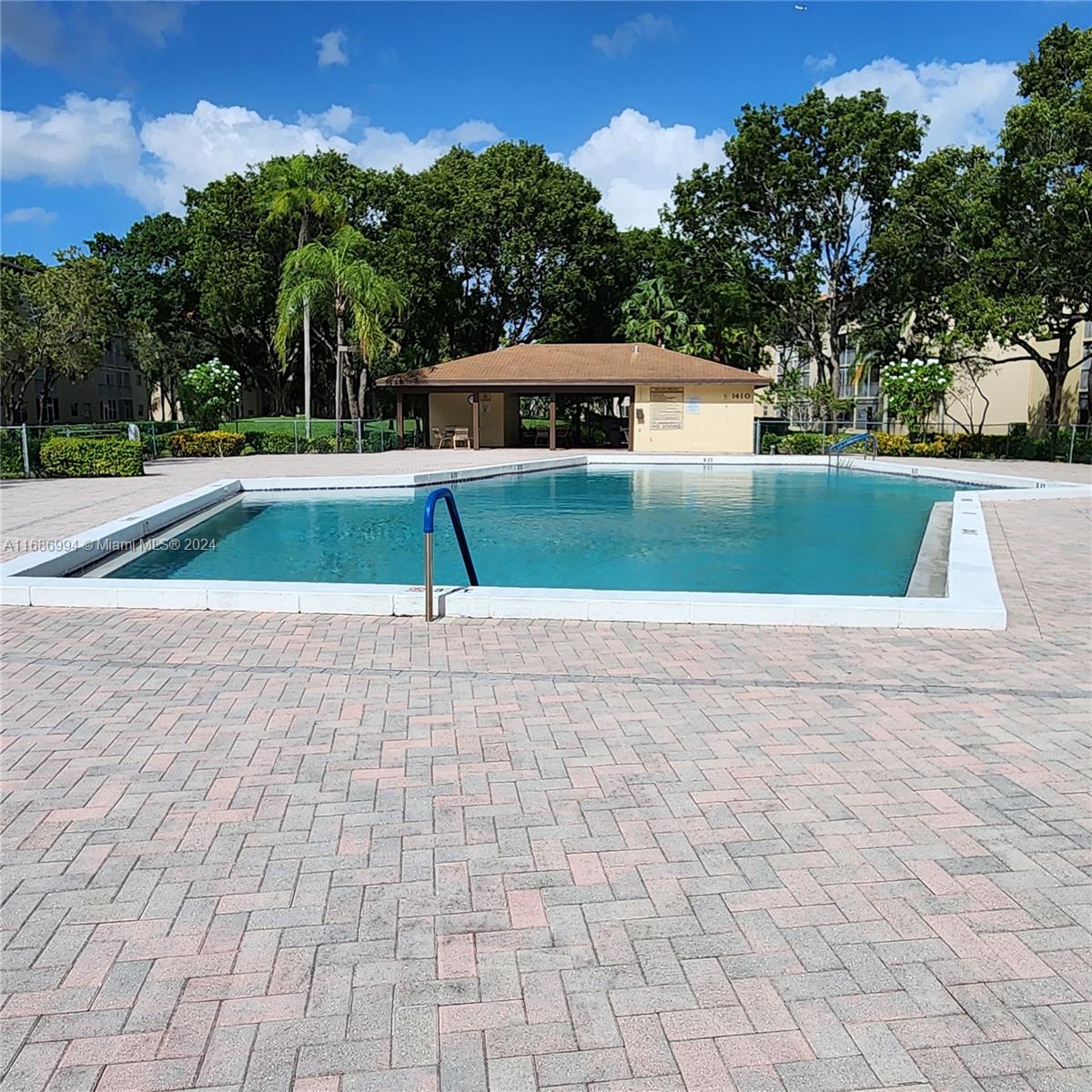 CAMBRIDGE AT CENTURY VILL - Residential
