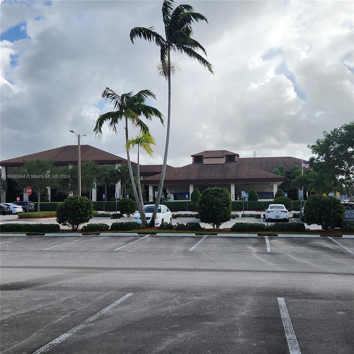 CAMBRIDGE AT CENTURY VILL - Residential