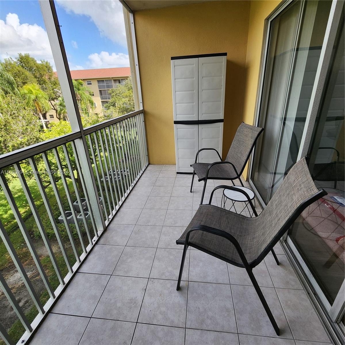 CAMBRIDGE AT CENTURY VILL - Residential