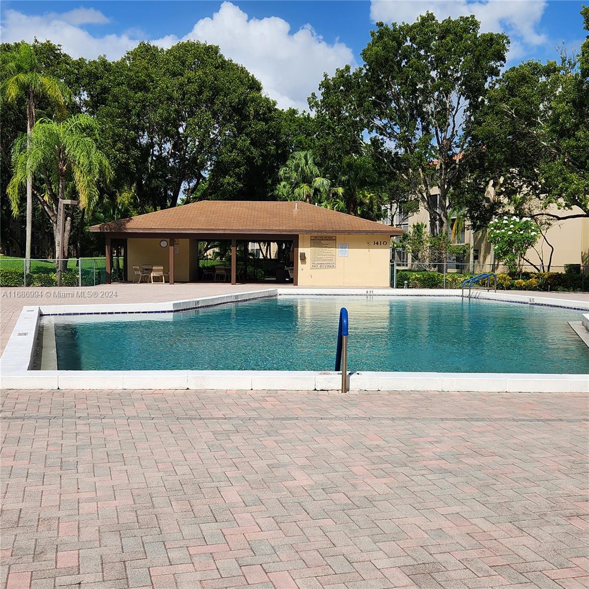CAMBRIDGE AT CENTURY VILL - Residential
