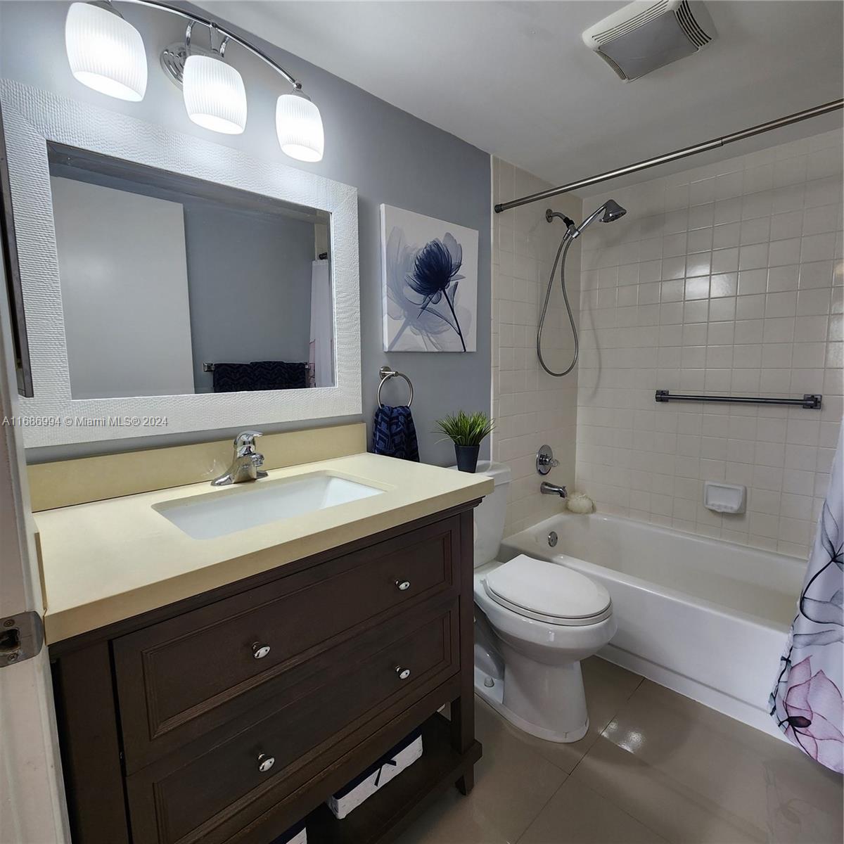 CAMBRIDGE AT CENTURY VILL - Residential