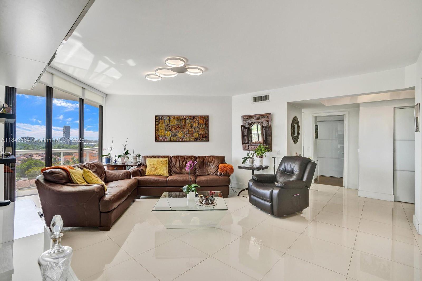 3610 Yacht Club Dr 909, Aventura, FL, 33180/$620,000 3 3610 Yacht Club Dr 909