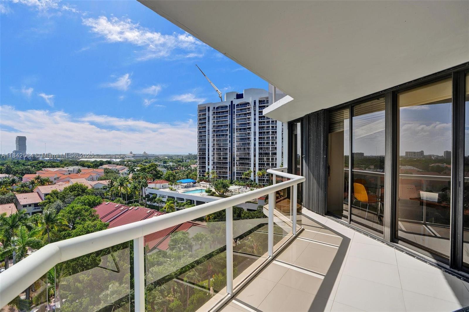 3610 Yacht Club Dr 909, Aventura, FL, 33180/$620,000 1 3610 Yacht Club Dr 909