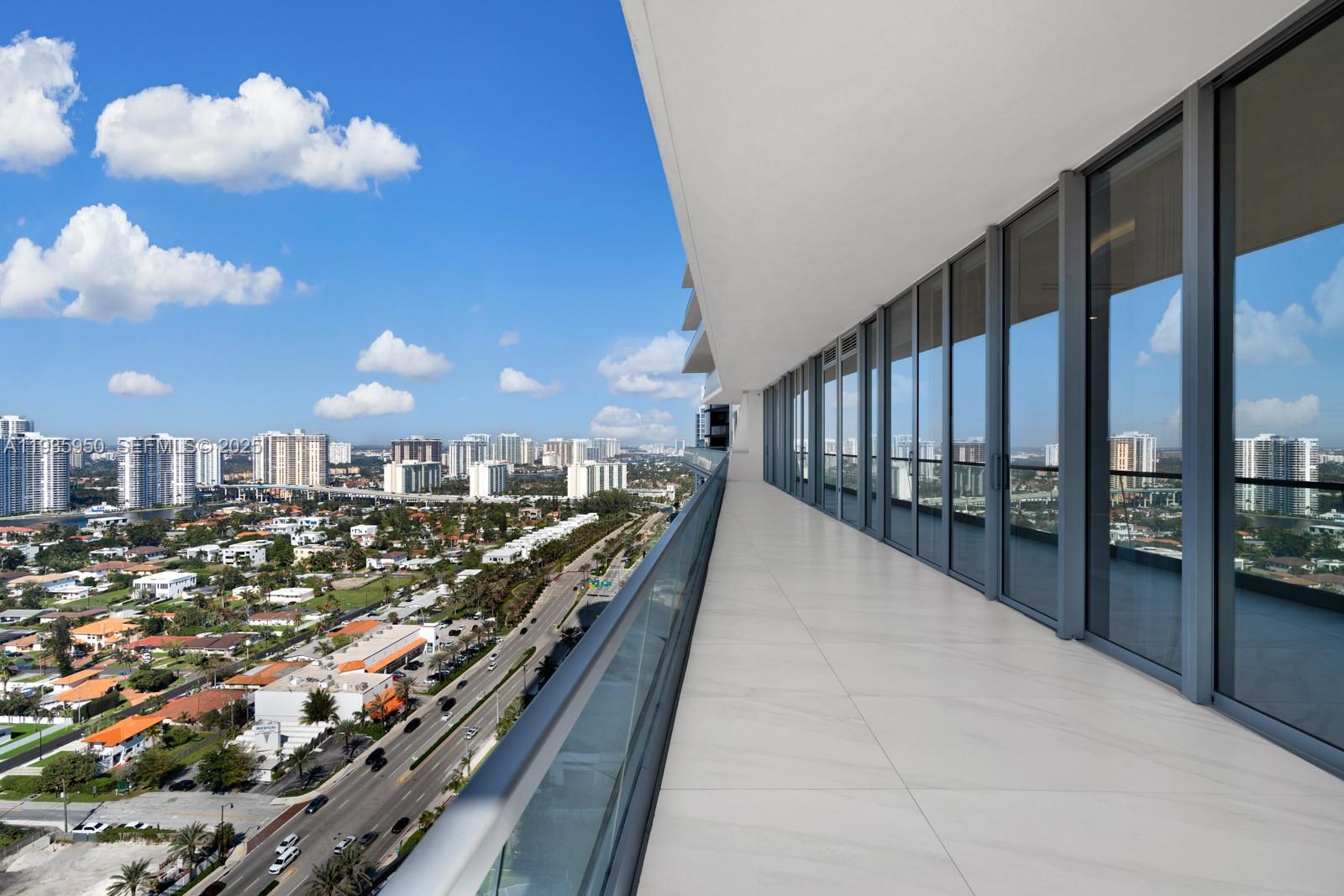 Turnberry Ocean Club - Residential