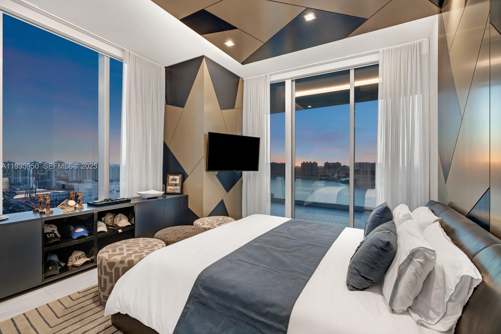 Turnberry Ocean Club - Residential