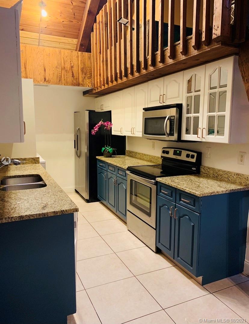 VILLAGE TOWNHOUSES JACARA - Residential