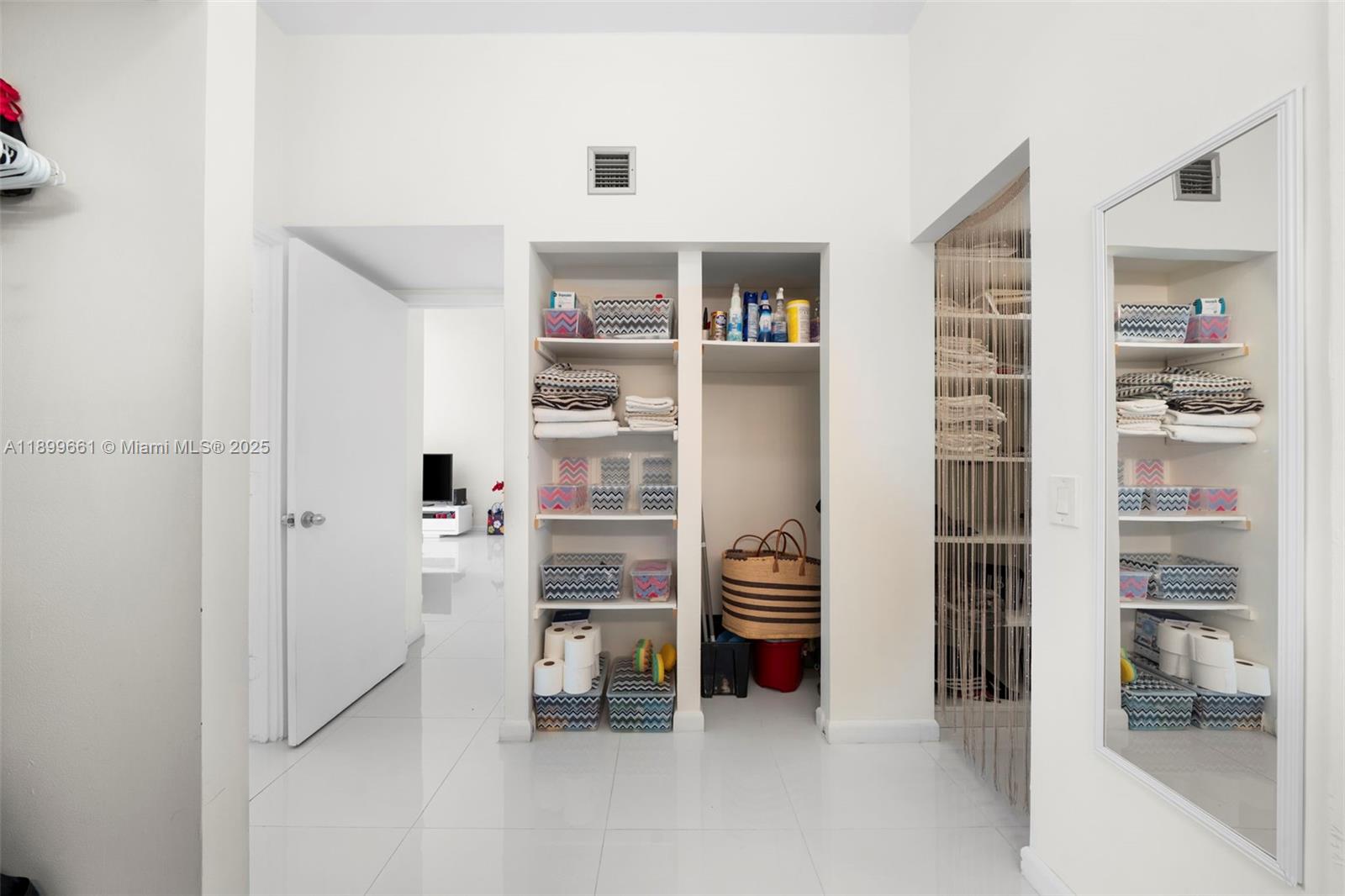 FLAMENCO CONDO TOWER 2 - Residential