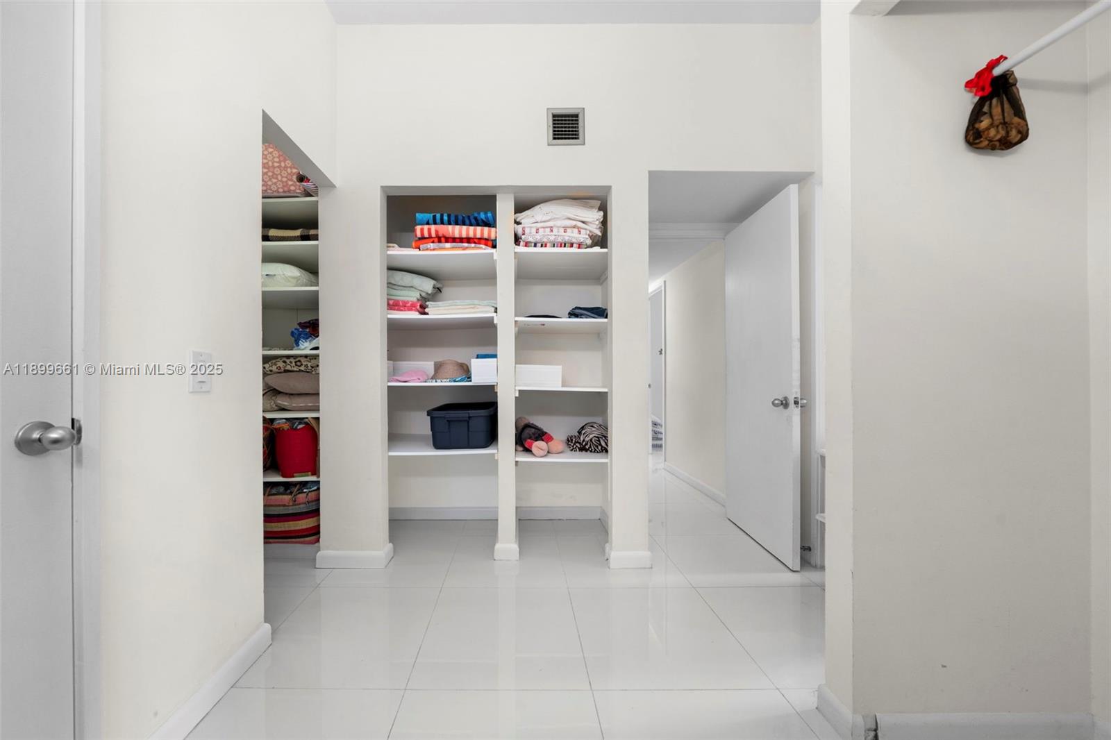 FLAMENCO CONDO TOWER 2 - Residential